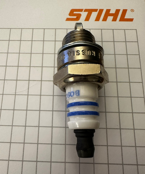 Stihl Spark Plug 1110 400 7005 (Bosh SWR6F)